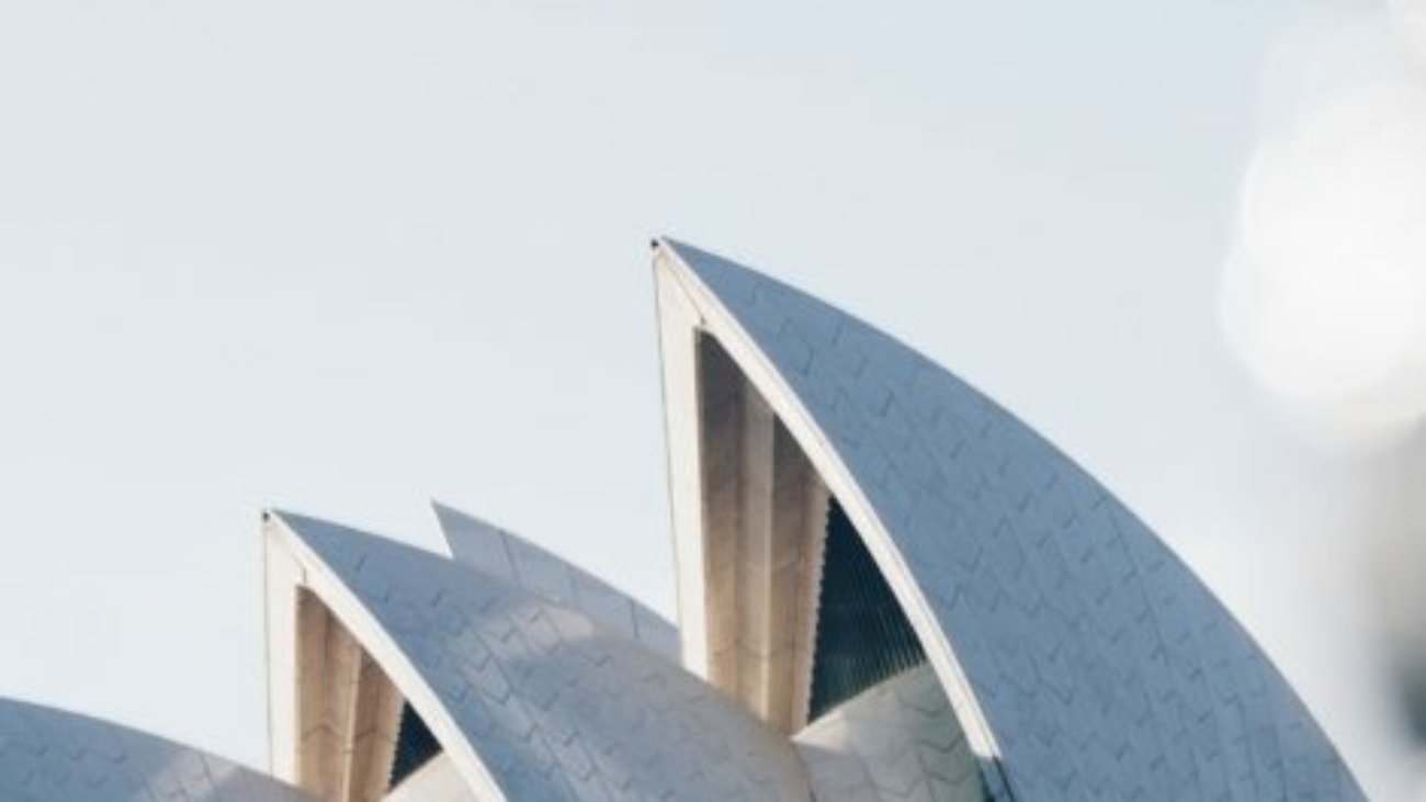 connor-meakins-fEAhHJdl8KA-unsplash-470x423