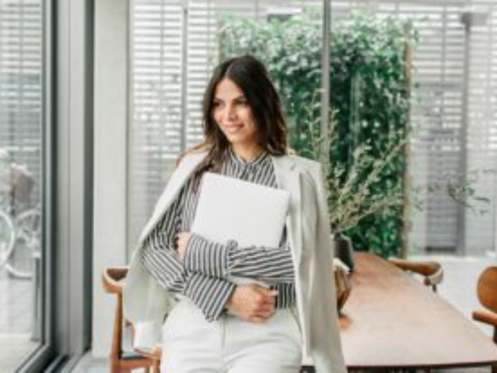 mia-moessinger-1517610-unsplash-370x207