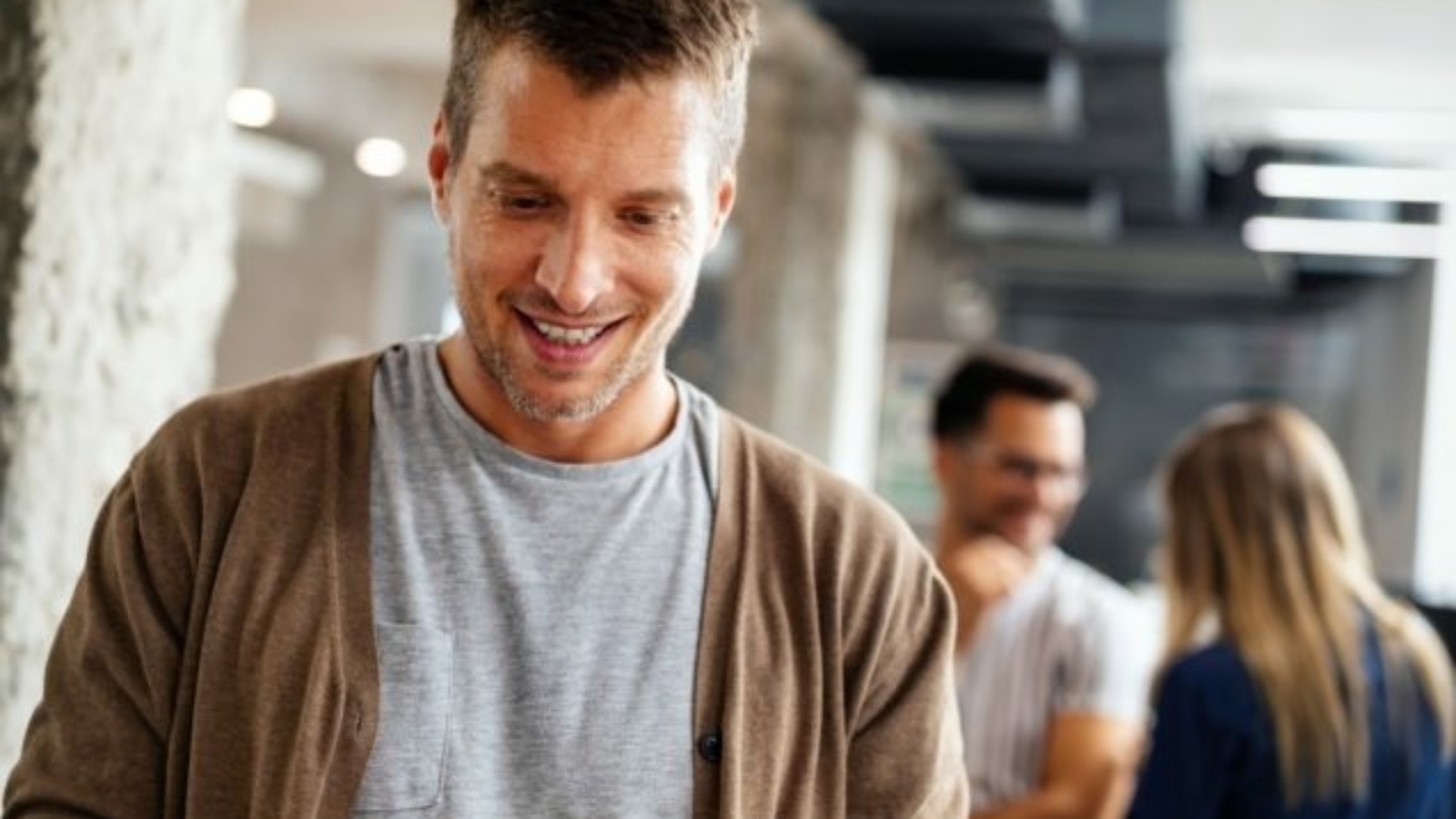 EE4I2004copy-46845-637x670