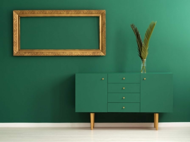 green-and-gold-interior-PZ7WEG9-1024x671