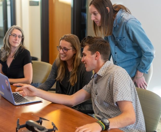 demo-attachment-1623-big-3-img